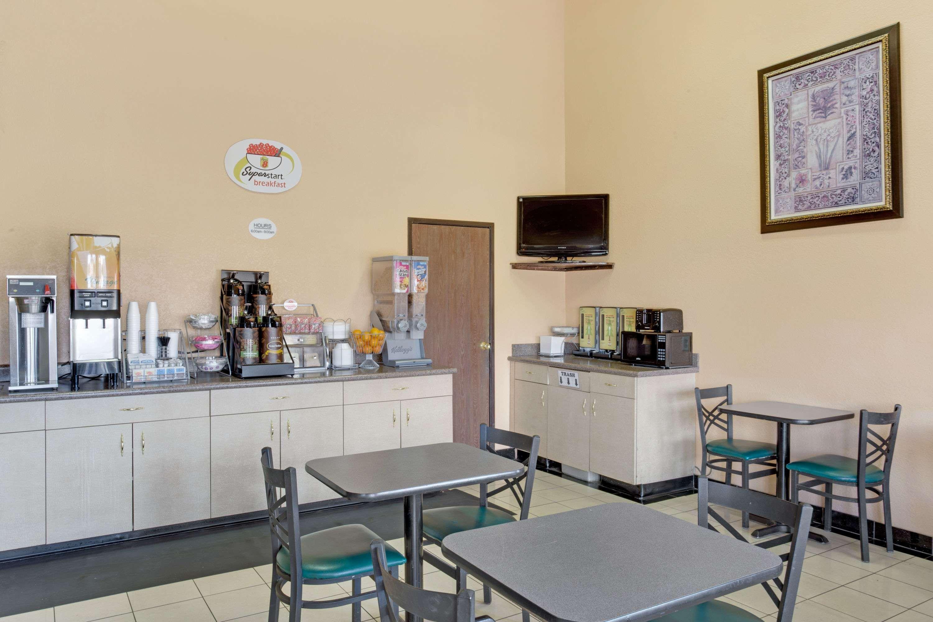 Отель Super 8 By Wyndham Tucson Downtown Convention Center Экстерьер фото